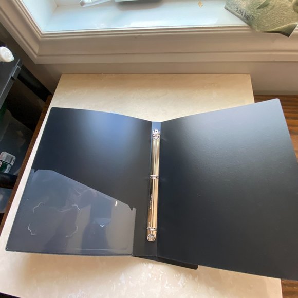 3/$10, A4 View Binder, File Folder x 3, NWOT - Picture 3 of 3